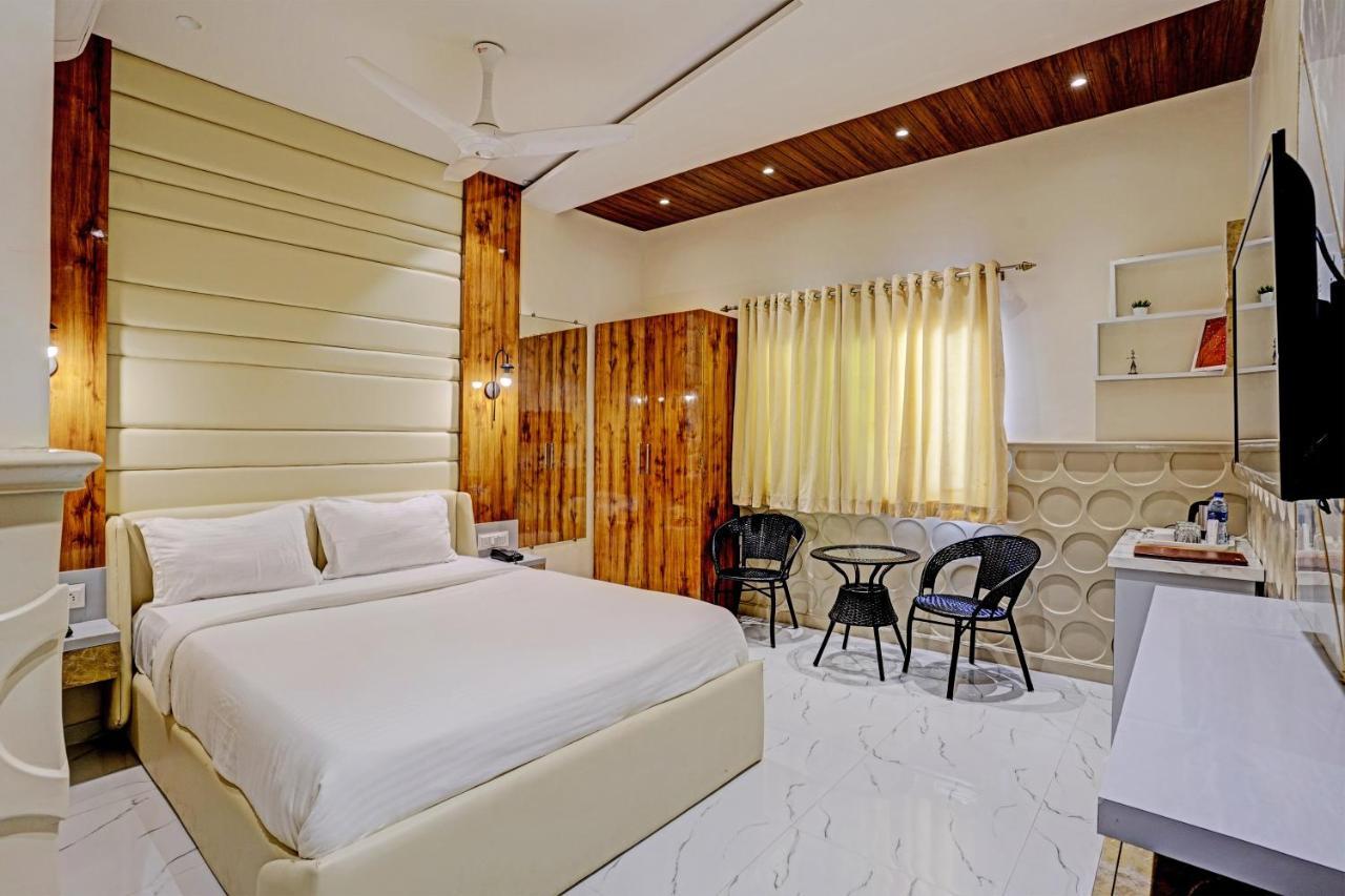 Collection O Palm Springs Beach Resort Mumbai Eksteriør bilde